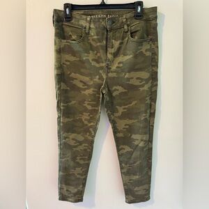 American Eagle camouflage hi-rise jegging